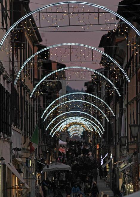 Luci di Natale anche per il municipio
