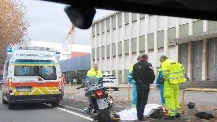 Scontro in scooter, una ragazza ferita