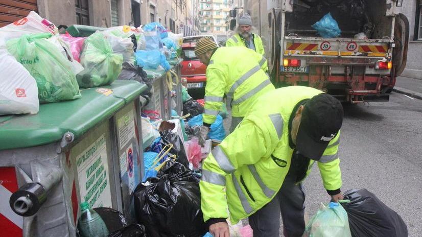Caso Aamps: pulizia dei cassonetti, si torna alla normalità