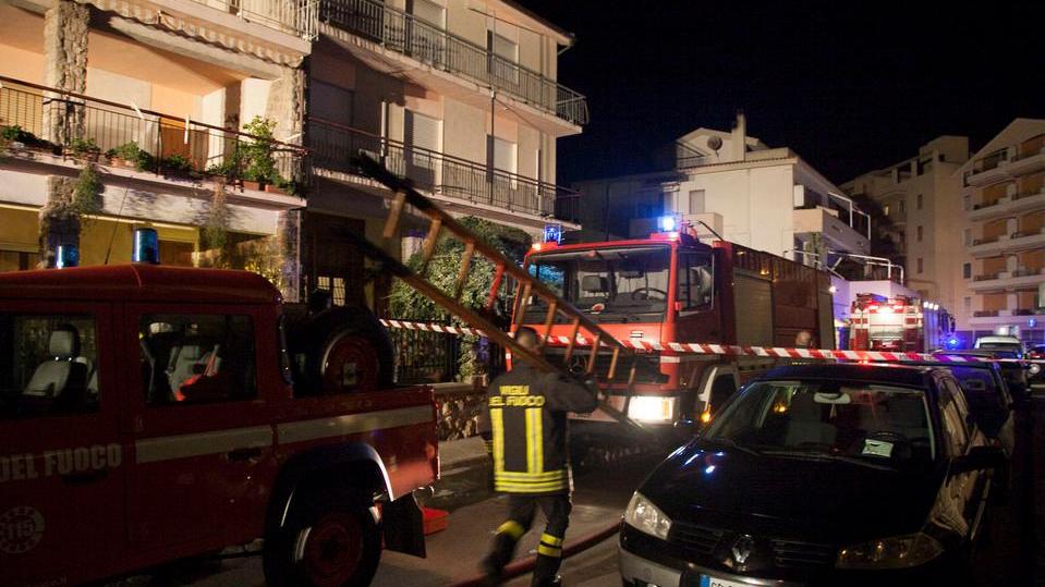 Alghero: il rogo doloso in via Paoli appiccato dalla padrona di casa