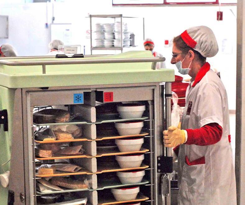 Salvi i 40 posti di lavoro delle cucine Dussmann 