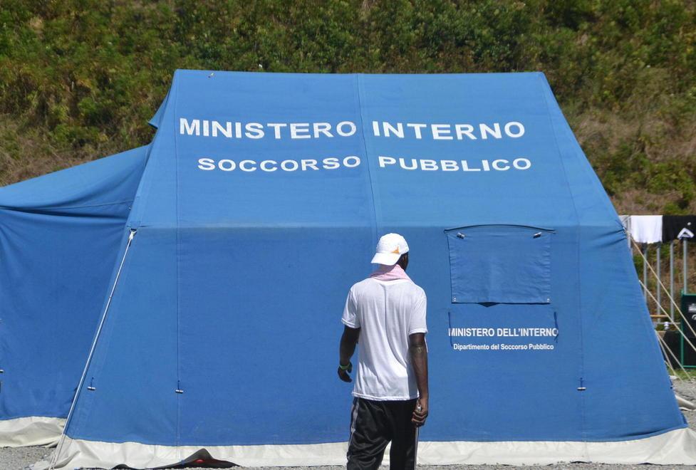 Profughi, frenata sull’accoglienza 