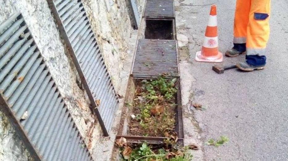 Ripulite le griglie di via Ninci