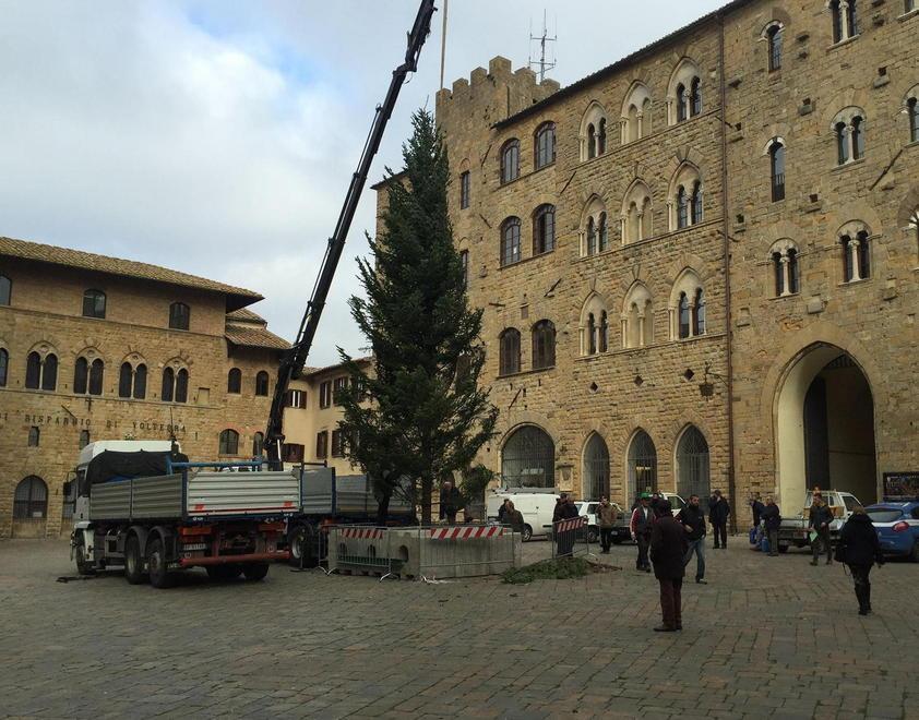 Frazioni generose nella raccolta fondi per la luminara