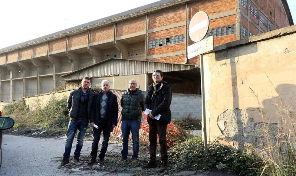 Presidio dei sindacati davanti alla Rumianca «Simbolo del territorio»