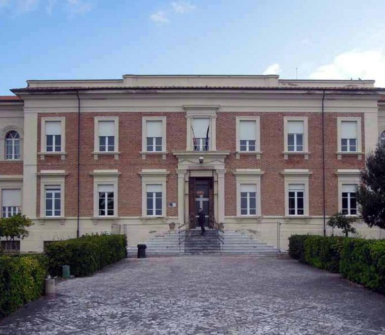 Si rompe tubo del gas l’Alberghiero a Marina rimane senza cucina 