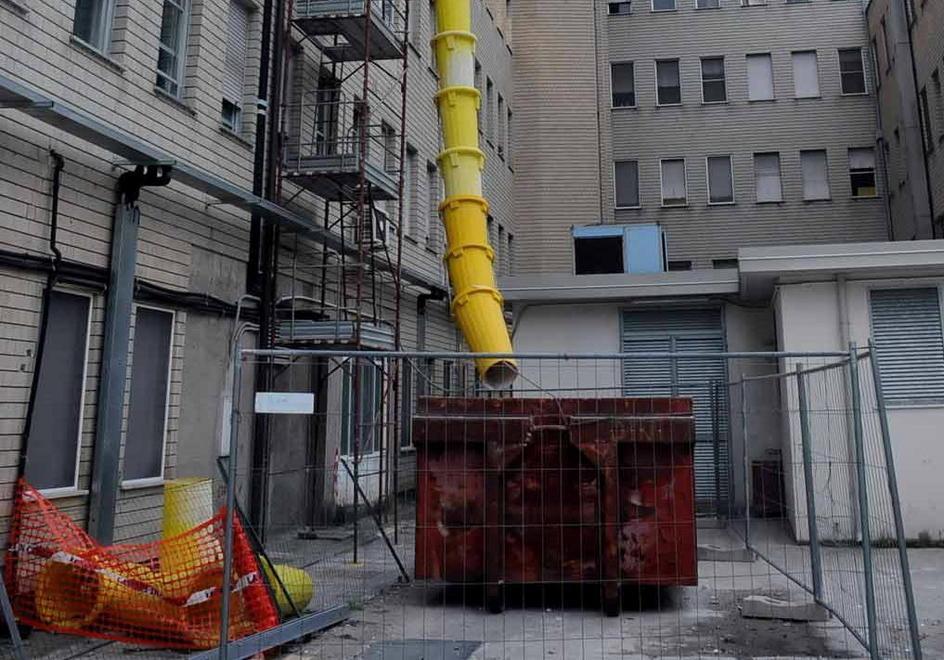 Via l’ospedale affari già a picco 