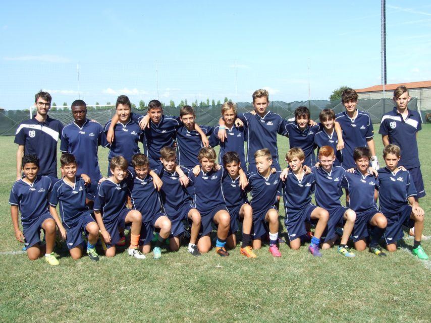 La squadra Giovanissimi del 2002 del Corlo