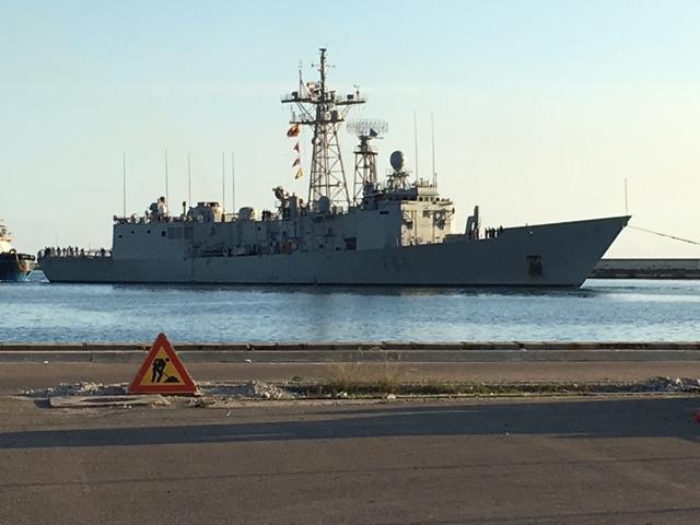 Nave con 286 migranti sbarcata a Cagliari 