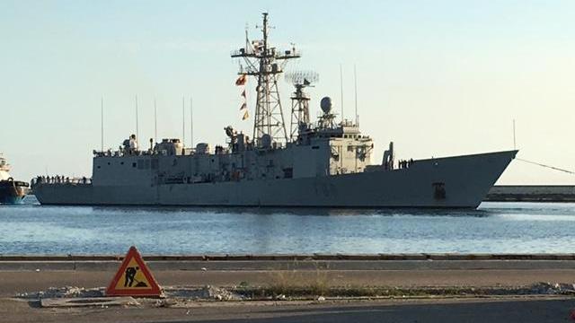 Nave con 286 migranti sbarcata a Cagliari