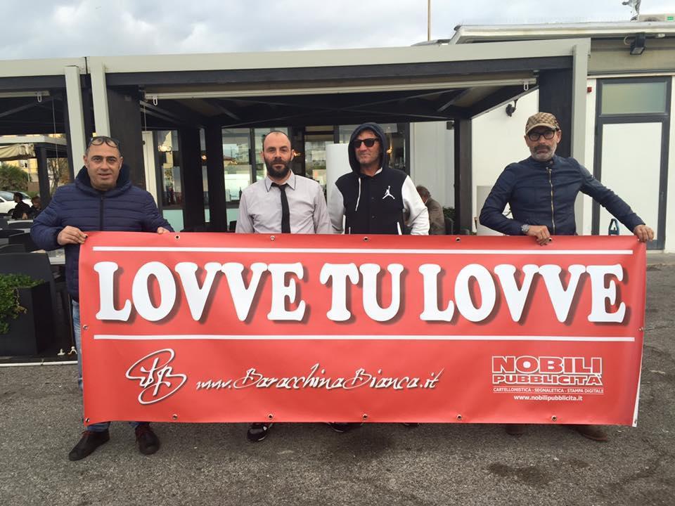 Lo striscione Lovvetulovve