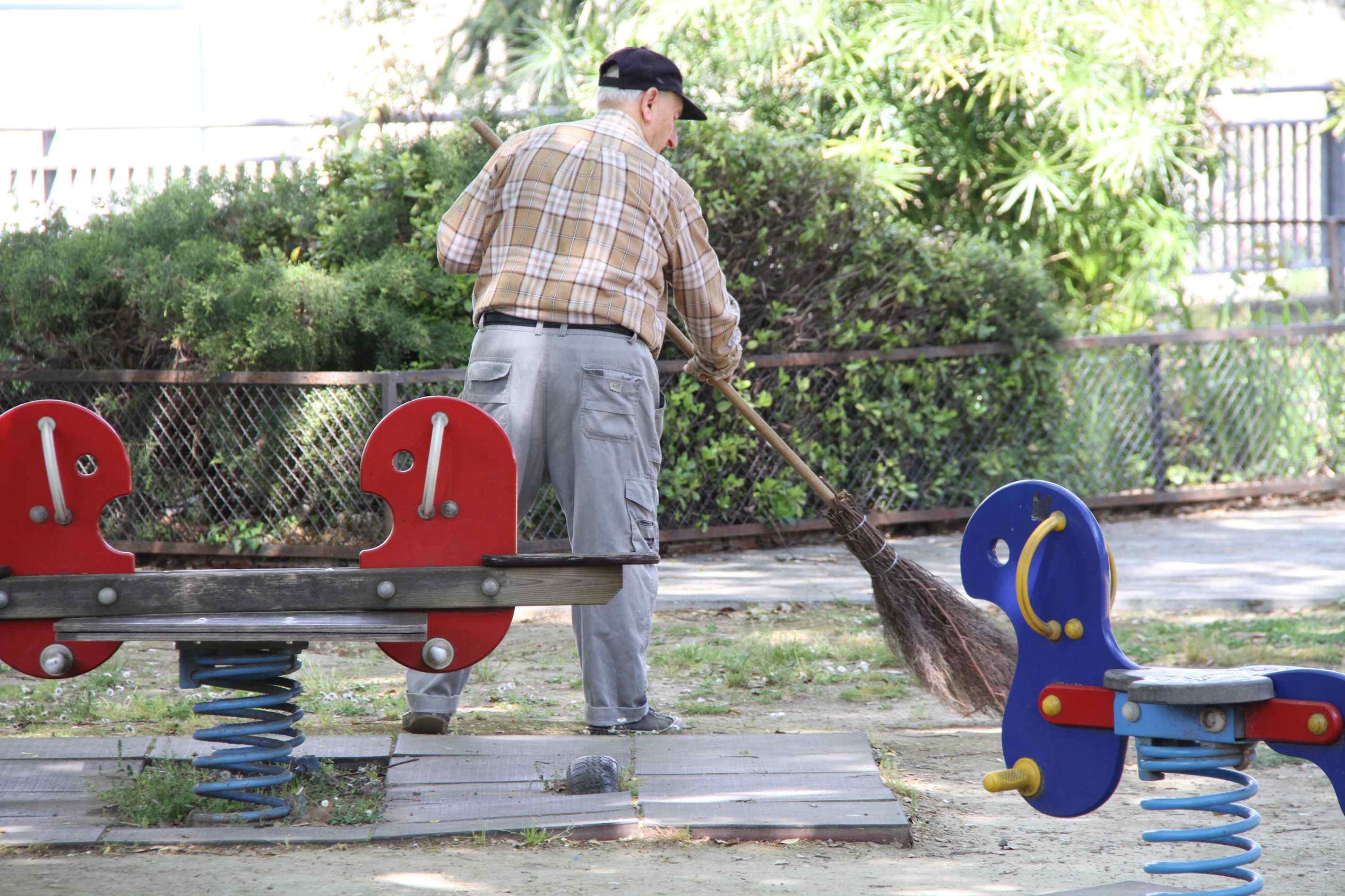 I giardini della Passerella affidati ad associazioni private