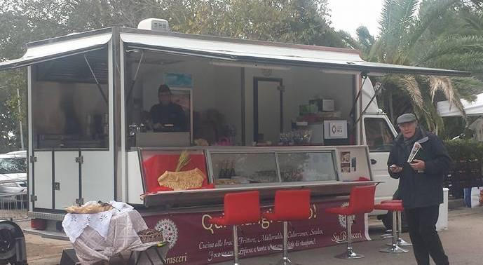 Uno street food d’autore con porcetto e culurgiones