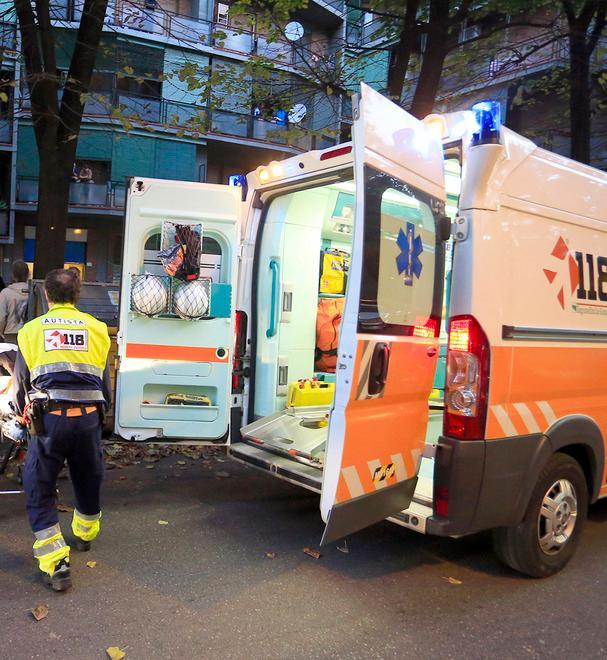Muore sul bus in braccio alla mamma 