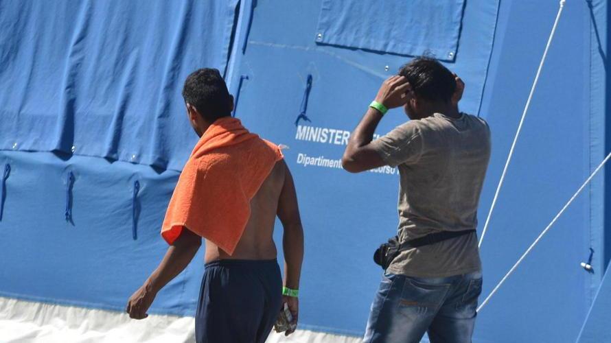 Profughi in una tendopoli