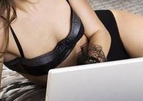 Massa, nudo davanti alla cam: ricattato 