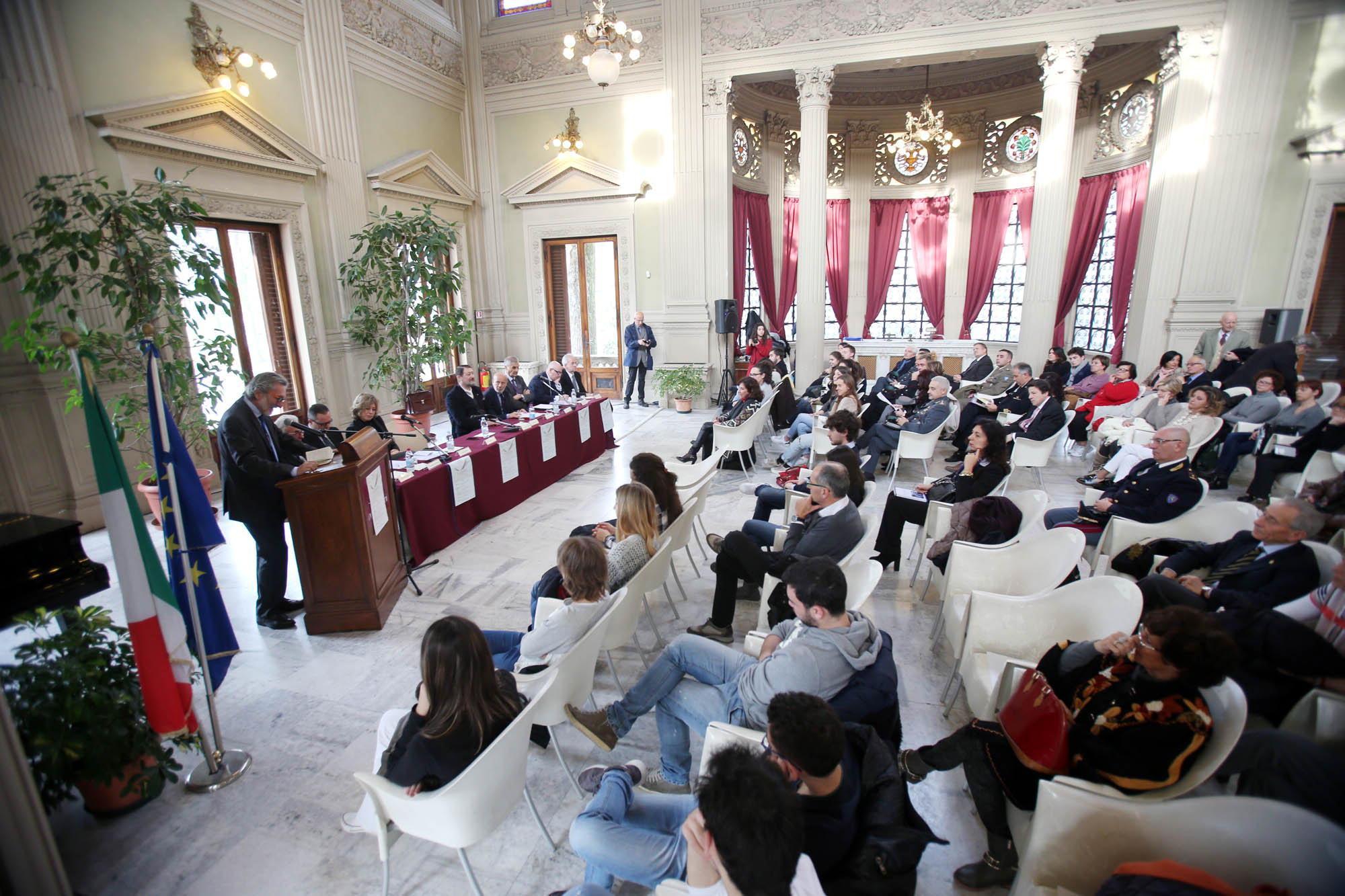 L'intervento del sindaco Bellandi al convegno sulla sicurezza all'Excelsior (Foto Nucci)