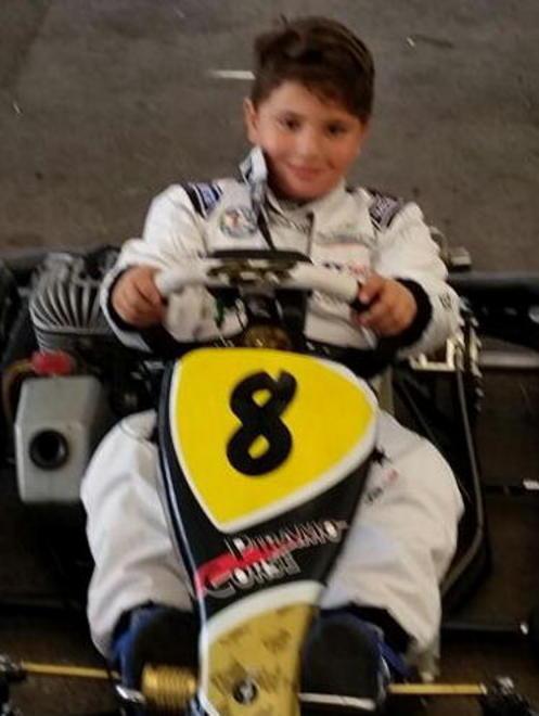 Il piccolo Dennis scende in pista nel weekend di gare a Cinquale