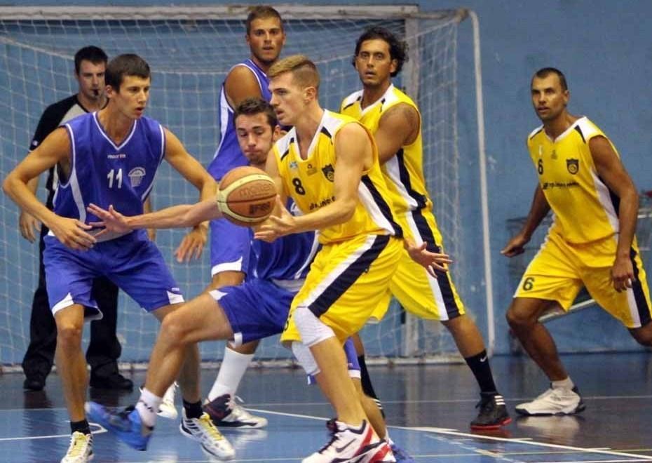 Cmc in campo per continuare la fuga 