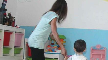 Portano i figli all’asilo e vengono derubati Tre colpi in poche ore