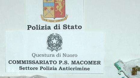 Spaccio nelle scuole: genitore in cella e tre alunni segnalati