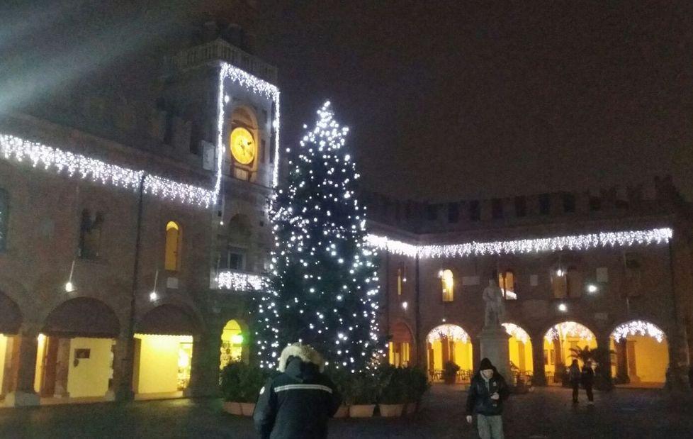 «Con il Natale il centro ritorna a splendere» 