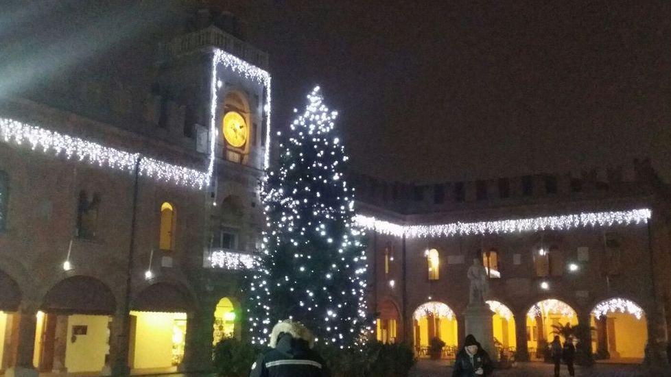 «Con il Natale il centro ritorna a splendere»
