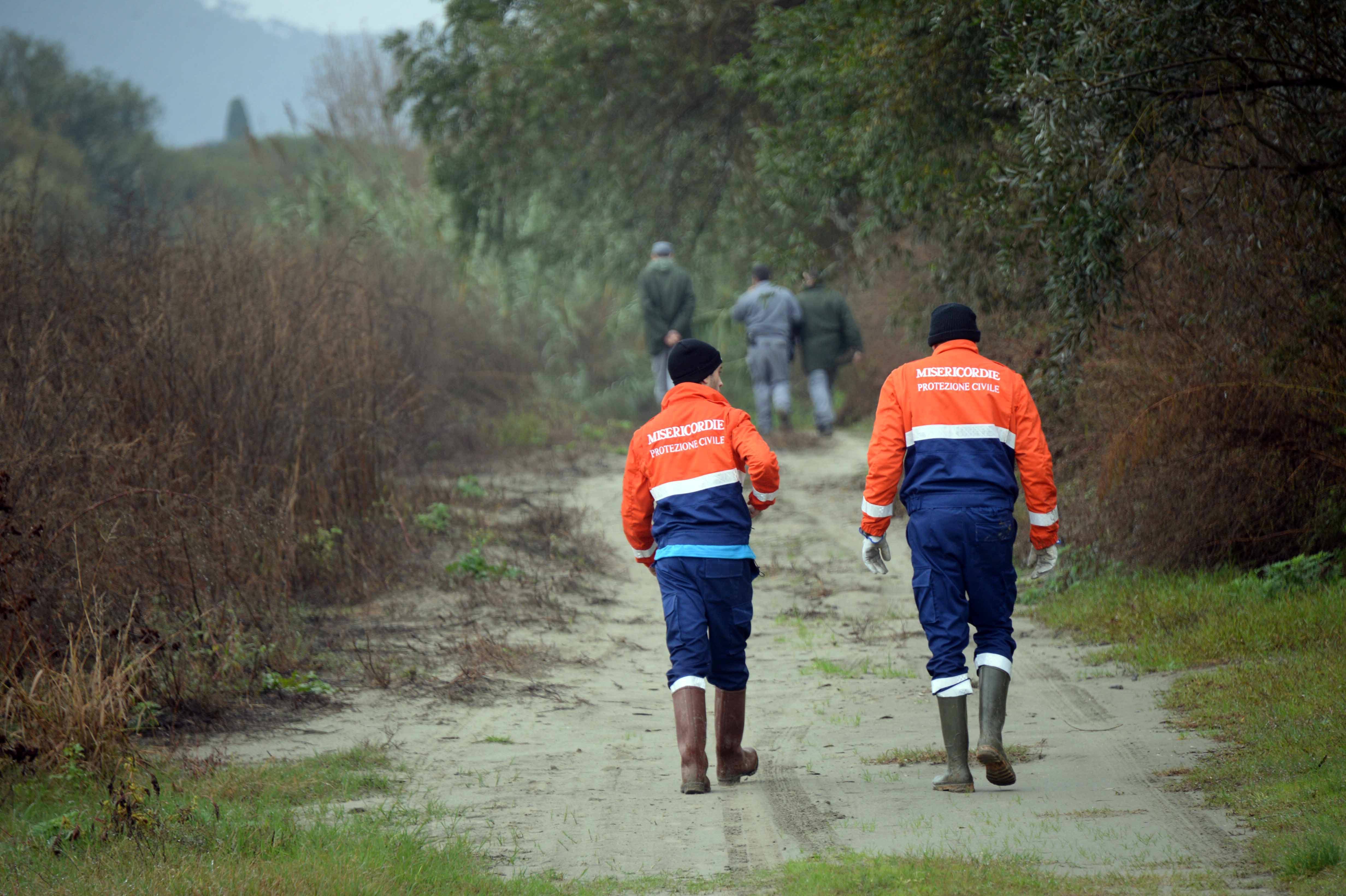 Tragedia nel bosco, cacciatore trovato morto nella notte