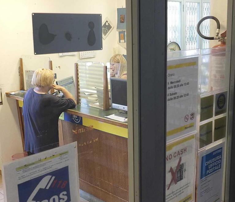 Poste, ancora un aumento: più 10% per le raccomandate 