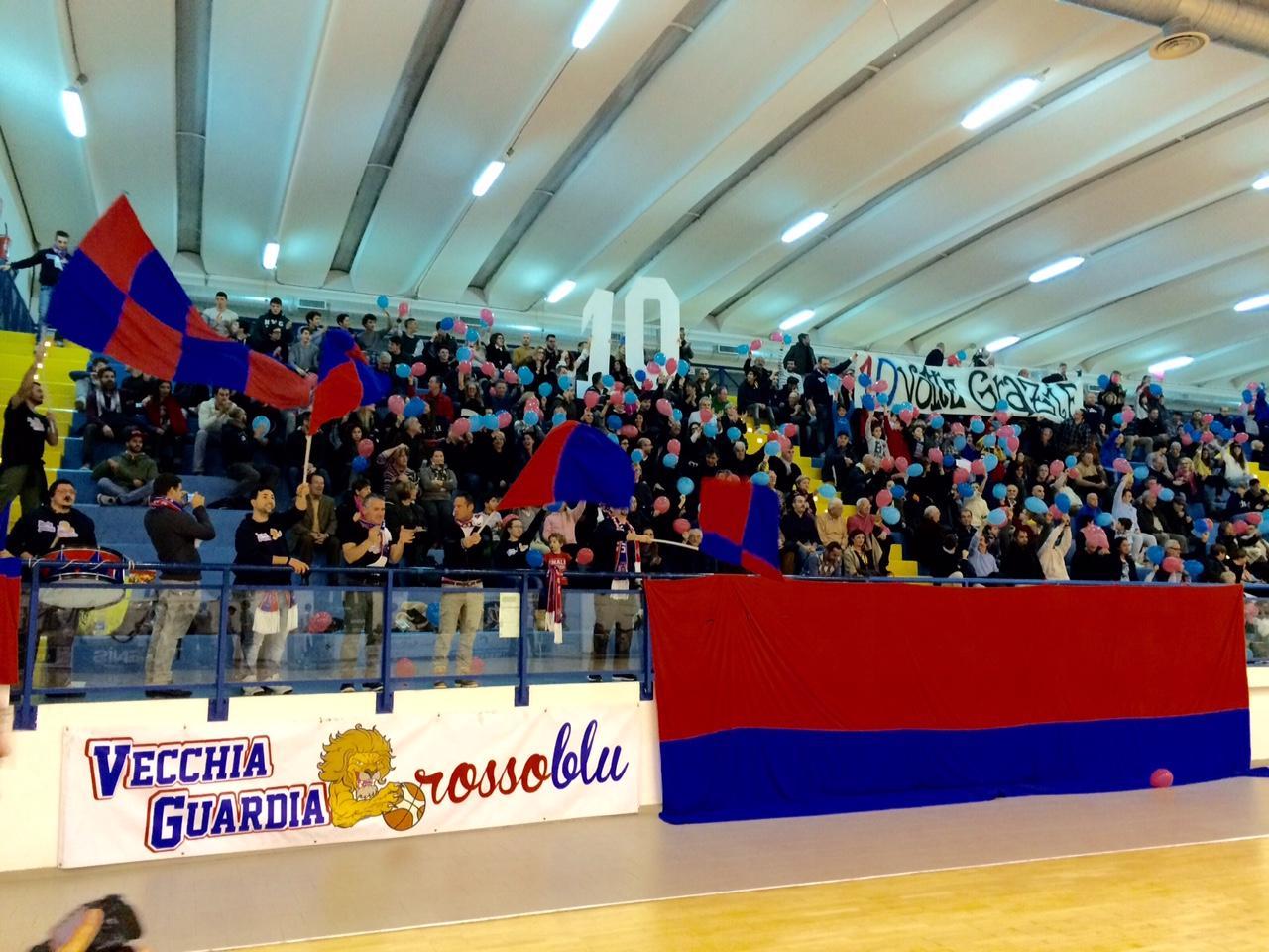Il pubbloico presente al palasport per il match con San Miniato