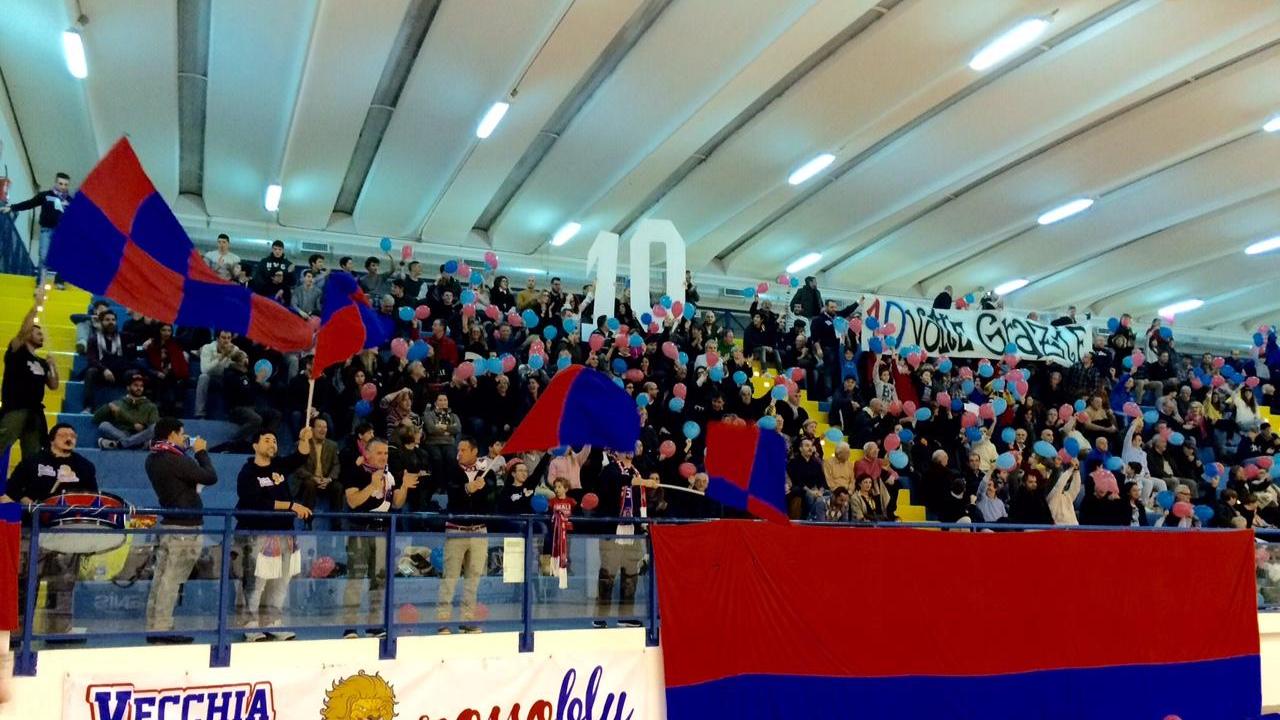 Il pubbloico presente al palasport per il match con San Miniato