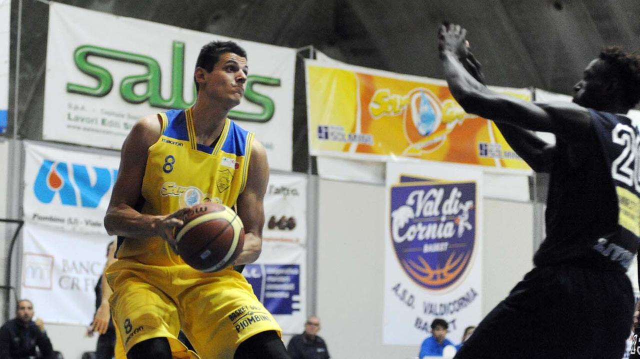 Persico ha firmato 23 punti nella sfida di Trecate (foto PaBar)