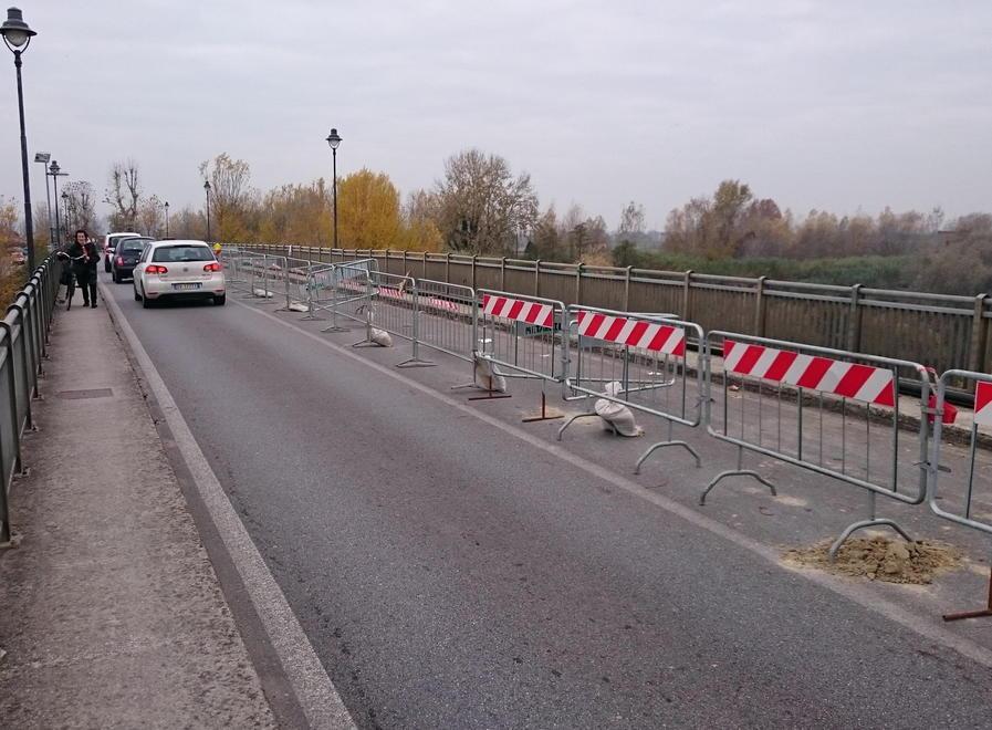 Natale con cantiere e disagi slitta la riapertura del ponte