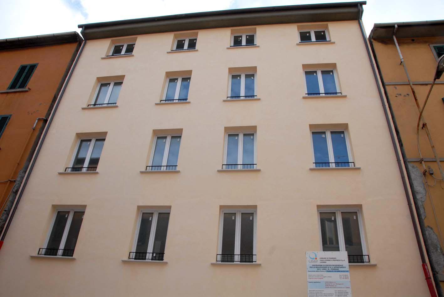 La palazzina di via Landi ricostruita da Casalp (foto Paolo Barlettani)