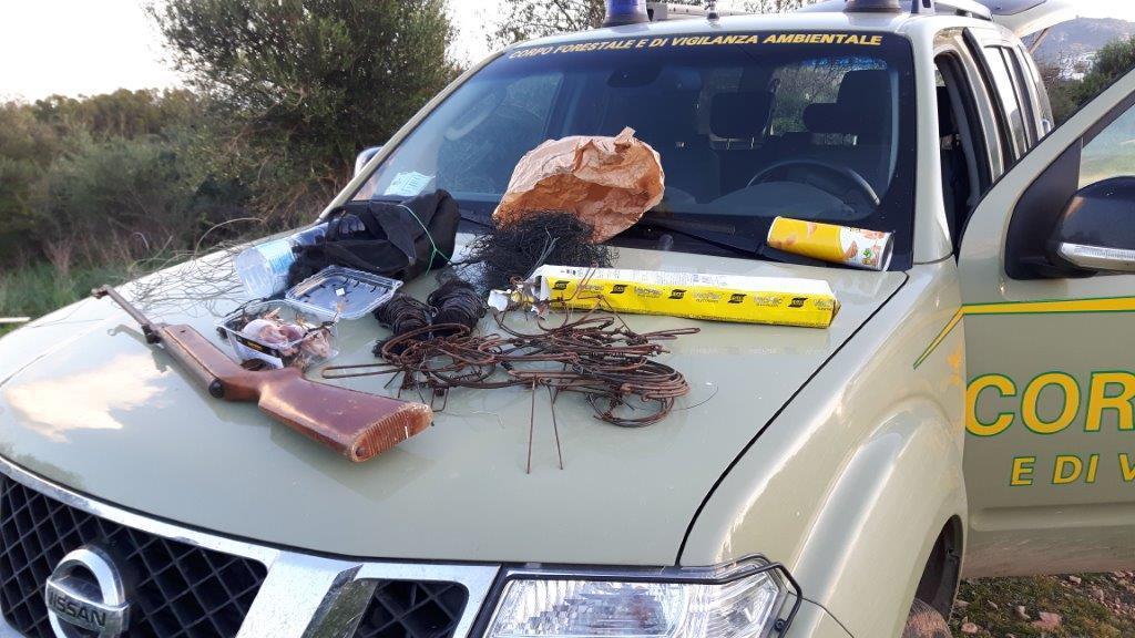 Sarroch, cacciatore di frodo trovato mentre sistema le trappole