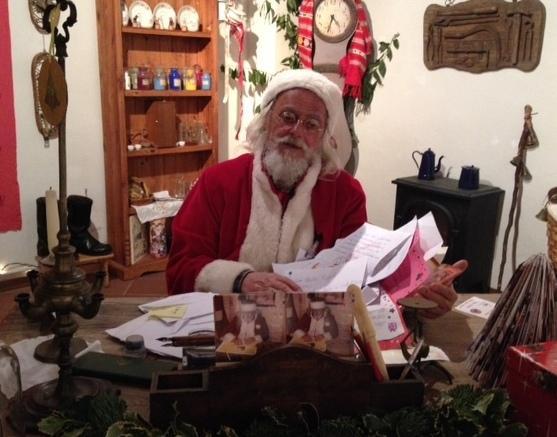Letterine a Babbo Natale e spazio gioco per i bimbi