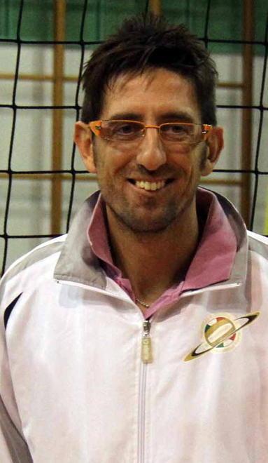Massa stende il Cascine, Il Volley Marina sbranato dai Lupi