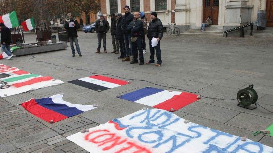 De Lucia, gaffe su Facebook: «La musica al Valli è contro i fascisti»