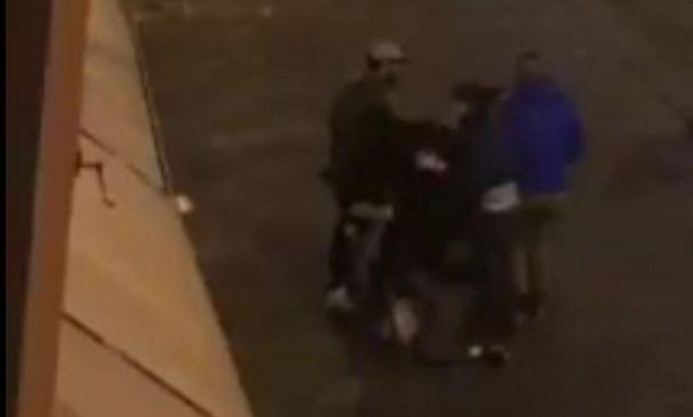 Rissa fra gang di giovanissimi in via Emilia Santo Stefano