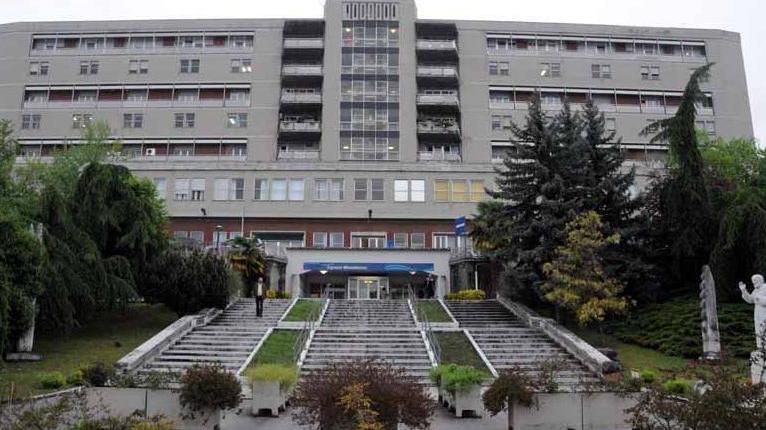 Carrara, radiologia fa il ponte per l'Immacolata ma non avvisa i pazienti
