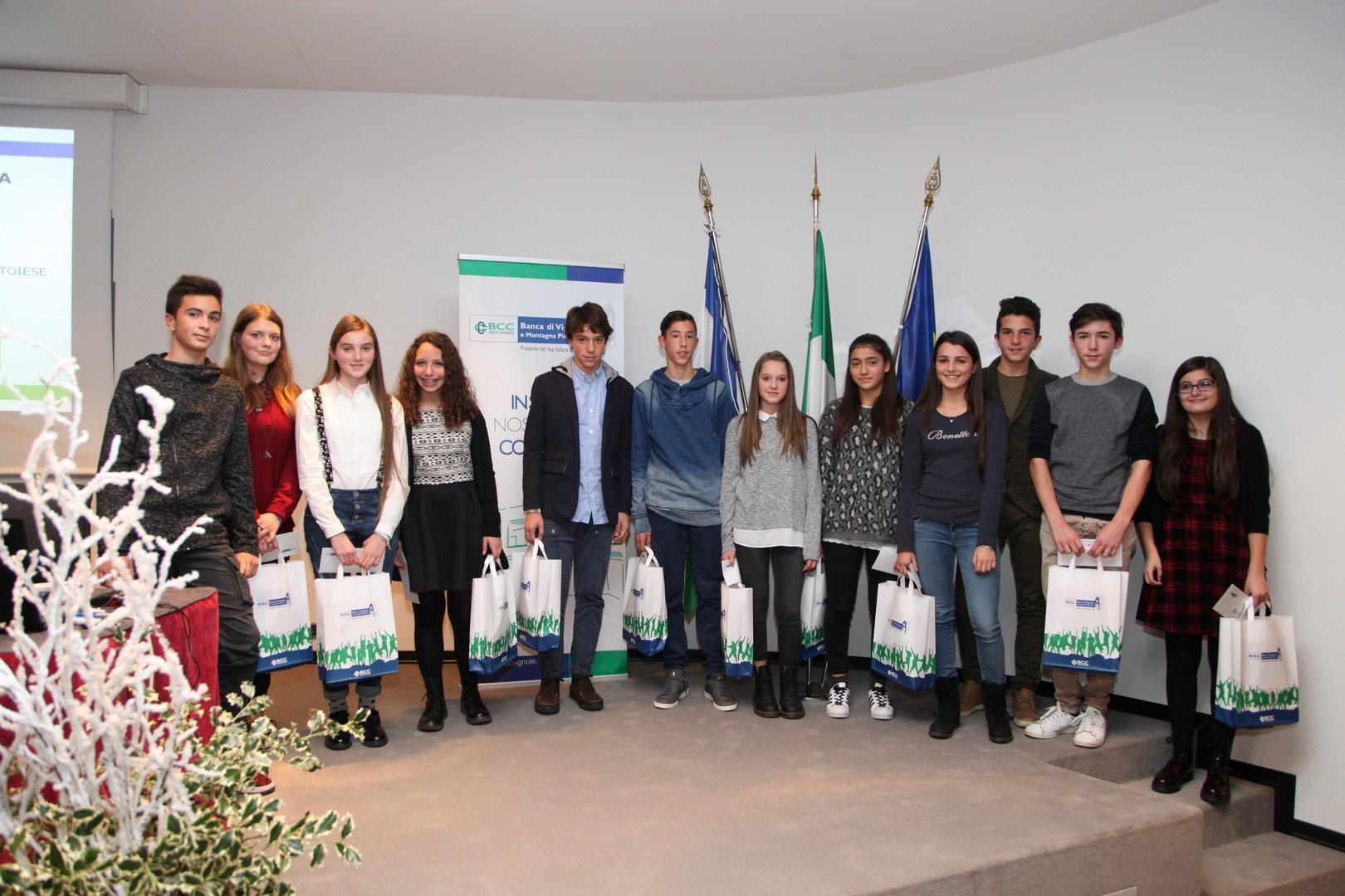I ragazzi premiati delle scuole medie