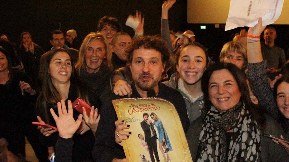 Grande folla per il “Cenerentolo” e le sue battute
