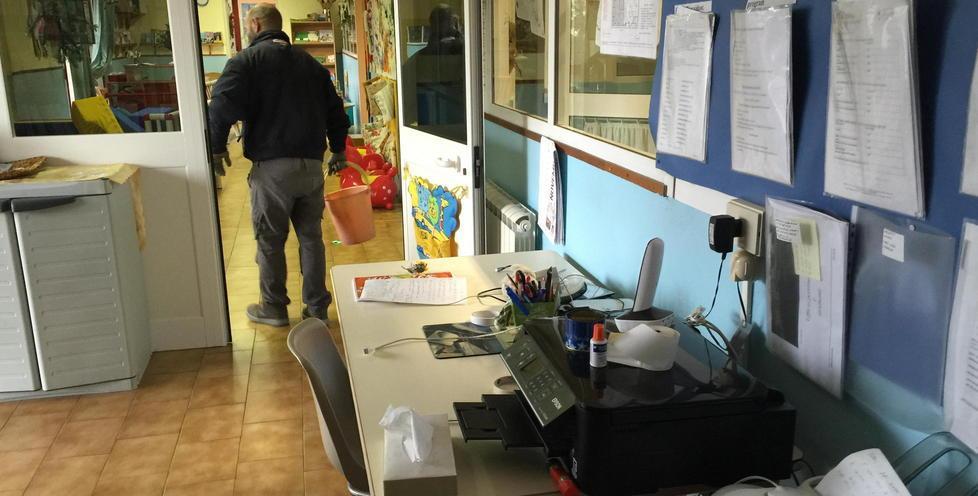 «Siamo stanchi, troppi furti nelle classi» 