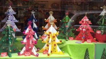 Alberi di Natale in cartapesta