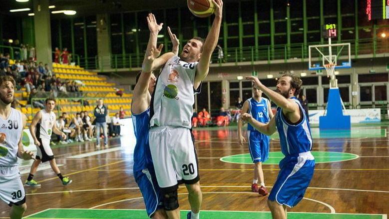 Sul parquet dopo lo stop Geonova in campo a Livorno