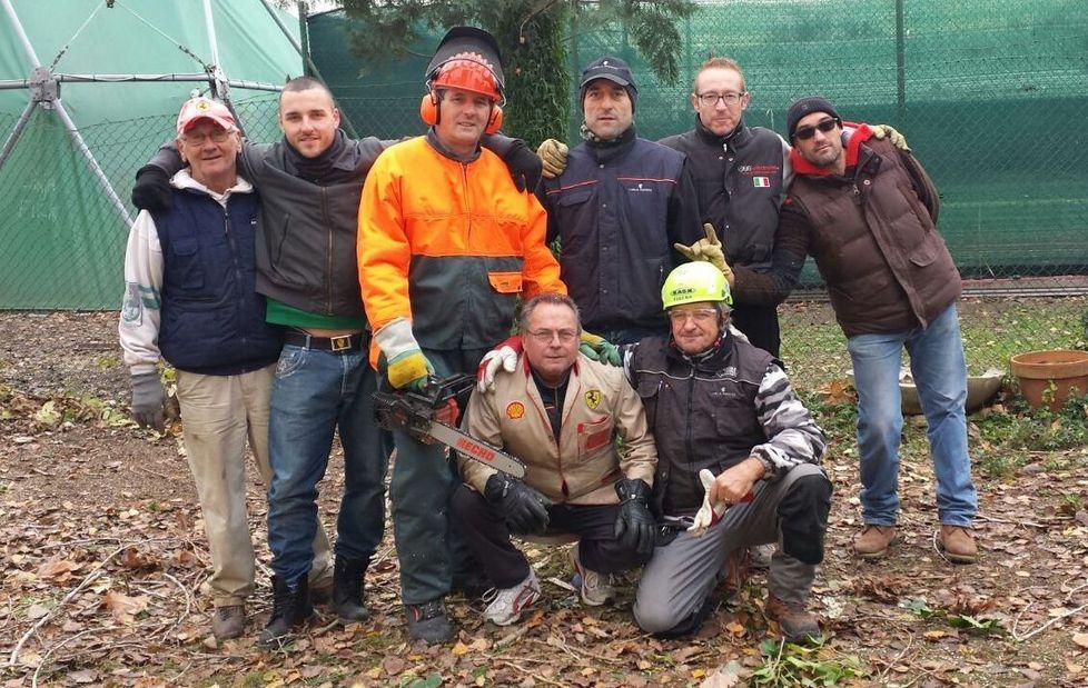 I volontari del Circolo Tennis ripuliscono un’area verde