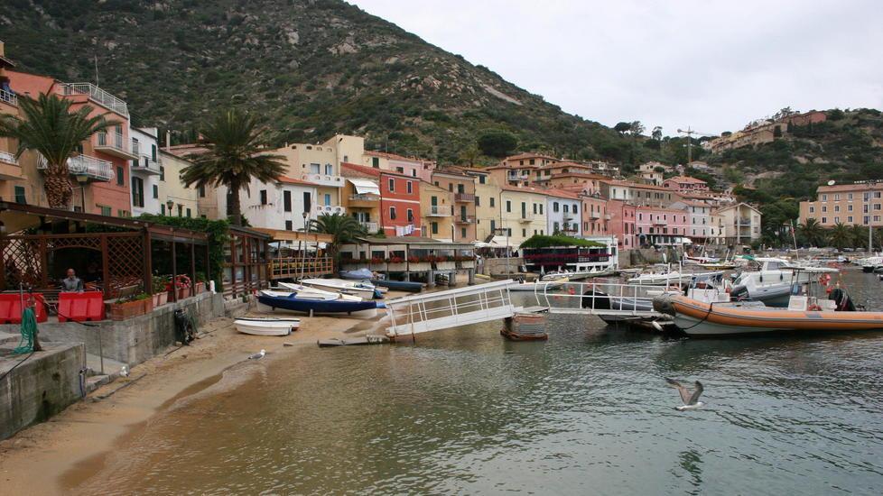 Muore sub nelle acque del Giglio Un malore durante l’immersione 