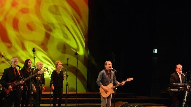 La band sempreverde Festa al Comunale pe i 50 anni dei Bertas