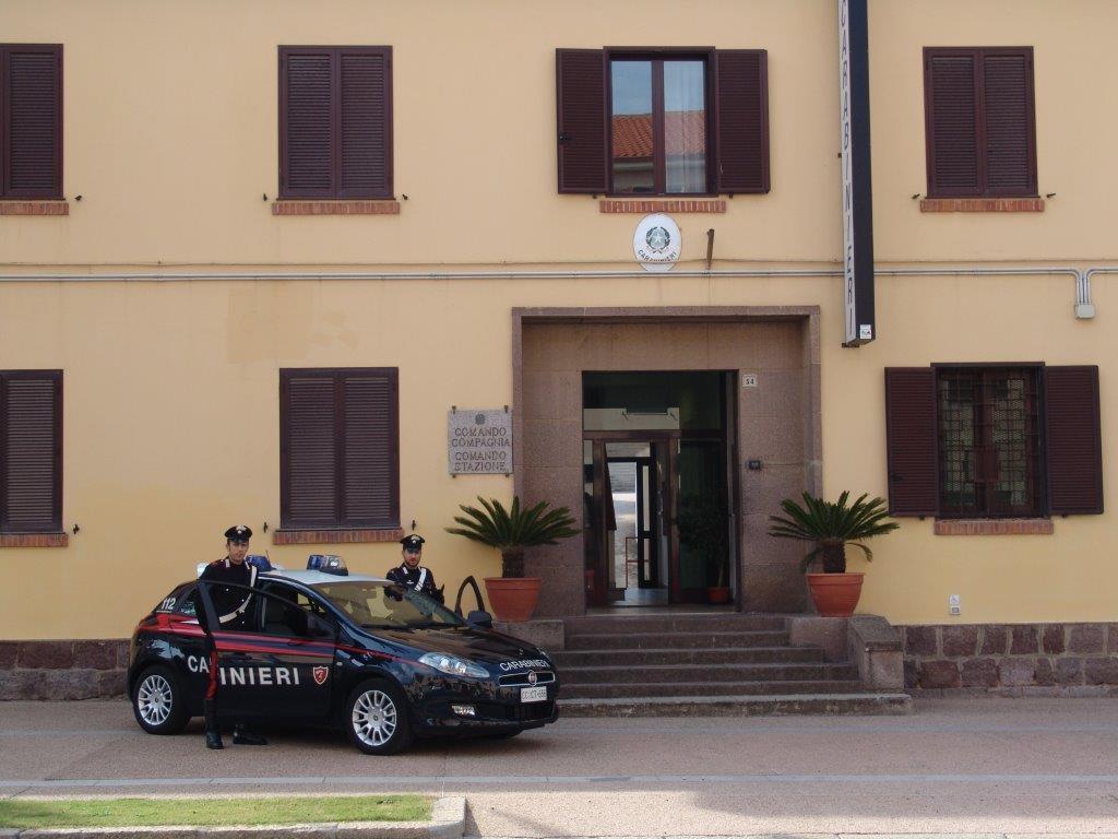 Ingoia un tappo di plastica e rischia di soffocare, salvato da due carabinieri
