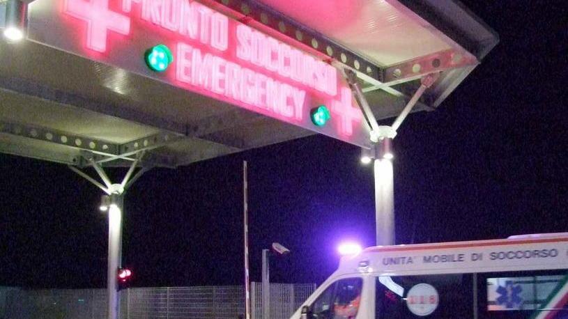 Cade dal motorino e muore all’ospedale